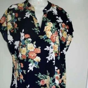 Vneck hi low floral top